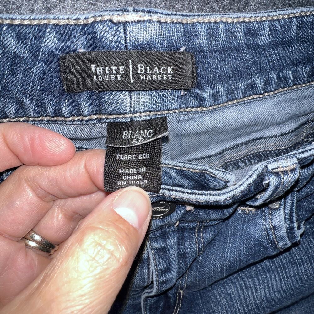 White House Black Market BLANC Flare Leg Jeans Size 6R Regular Blue Wash - Picture 2 of 7